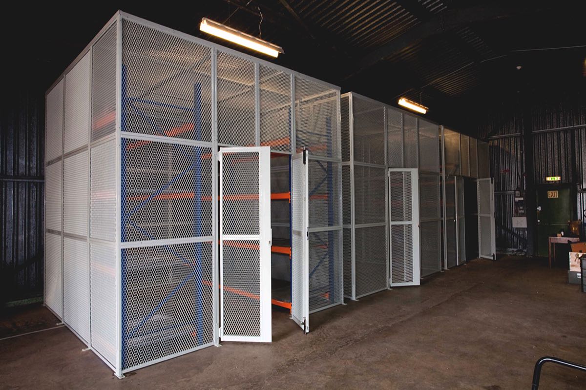 Ayırıcı Duvar Olarak Genişletilmiş Metal