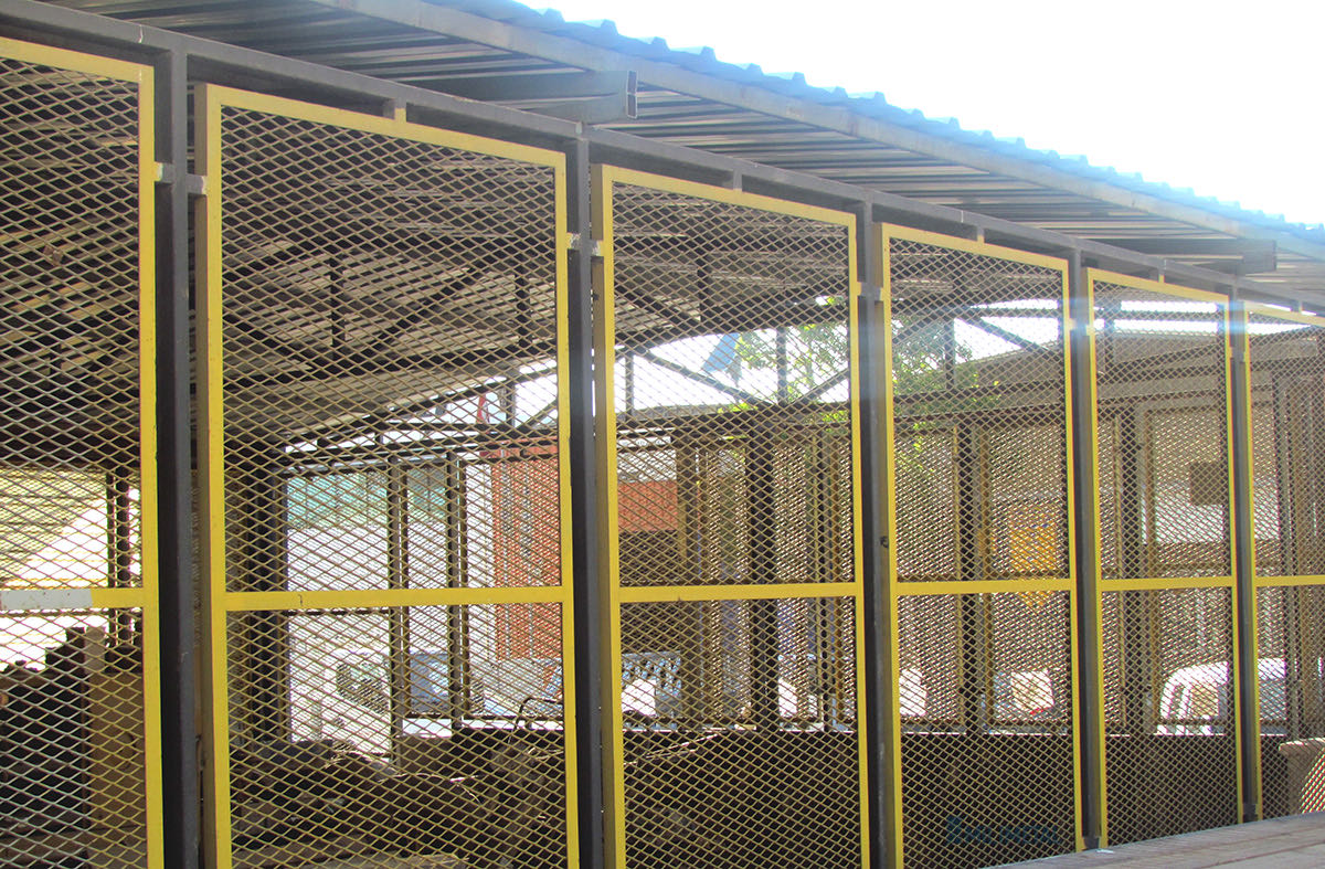 Çit Olarak Genişletilmiş Metal